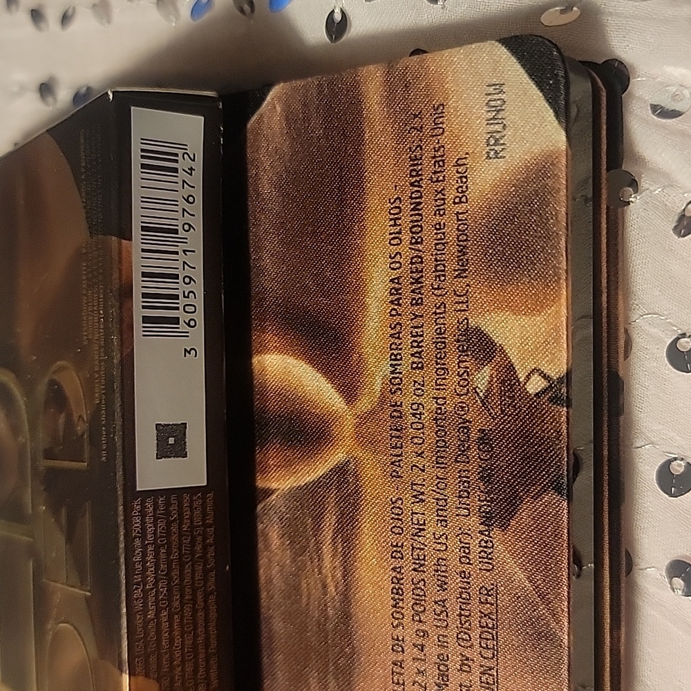 Urban Decay Naked Reloaded eyeshadow palette *nib* - Picture 3 of 4